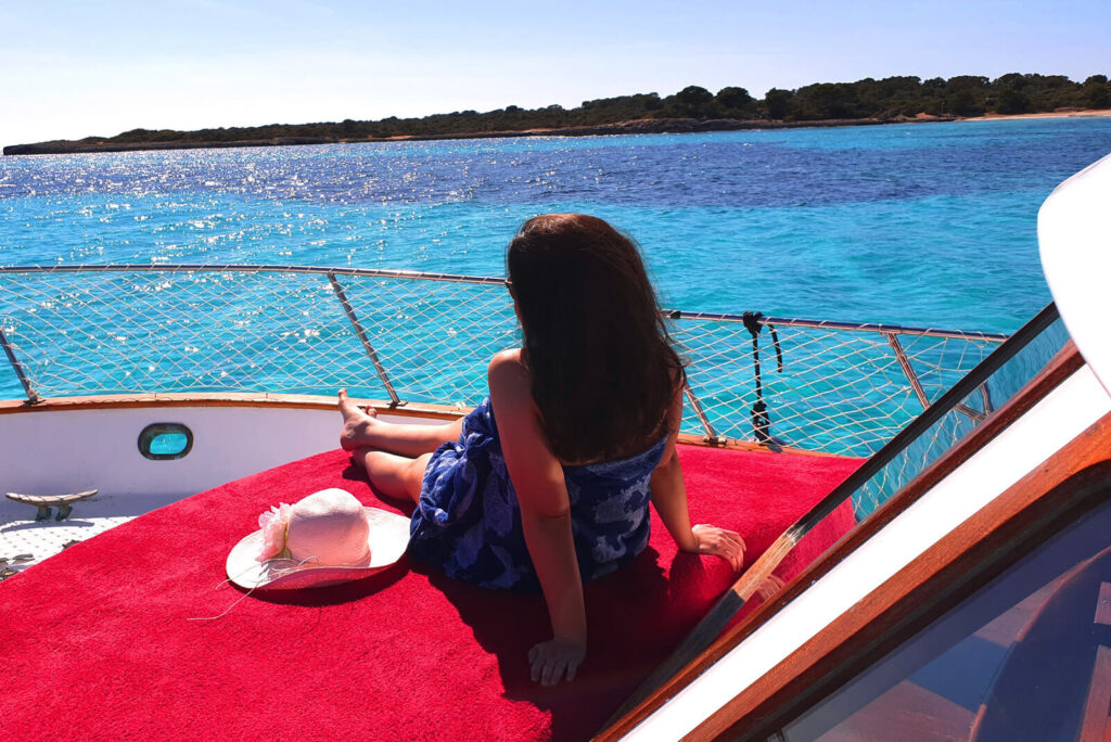 270. Ranger 36 Vintage Boat Rental with Skipper Menorca 1 1-vintage-boat-rental-with-skipper-menorca