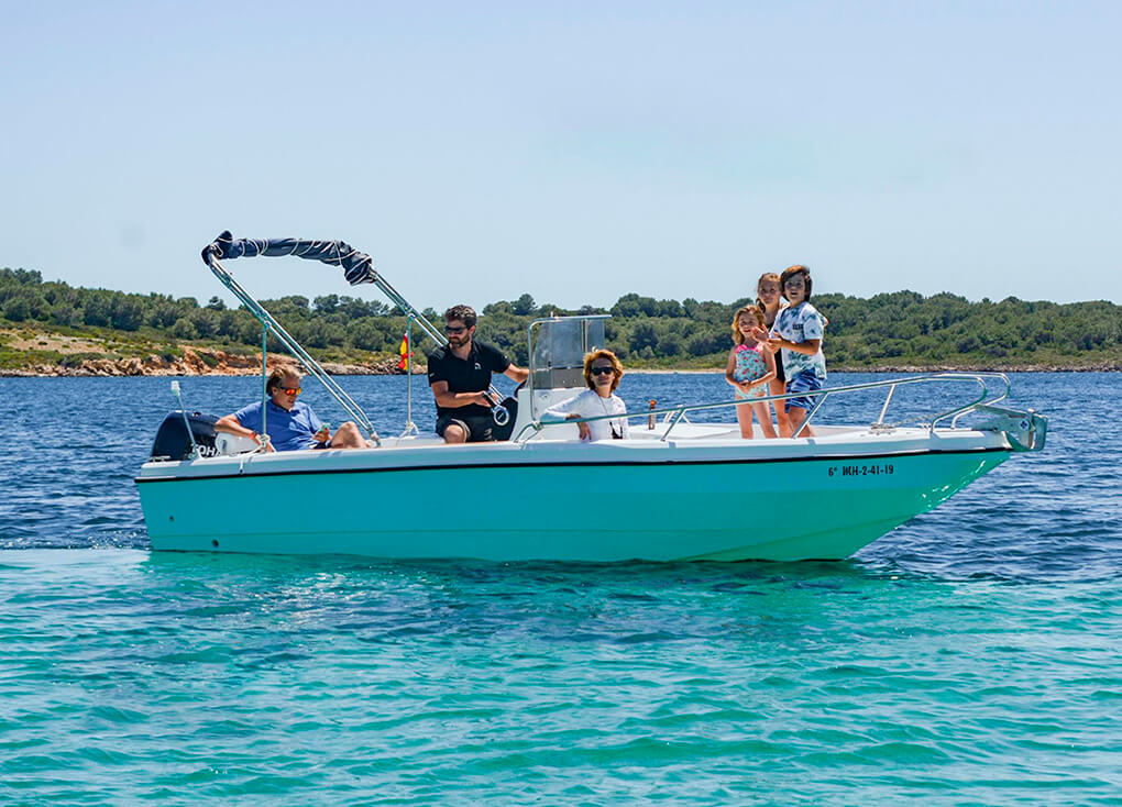 1-Elamd-20-motor-boat-hire-Menorca