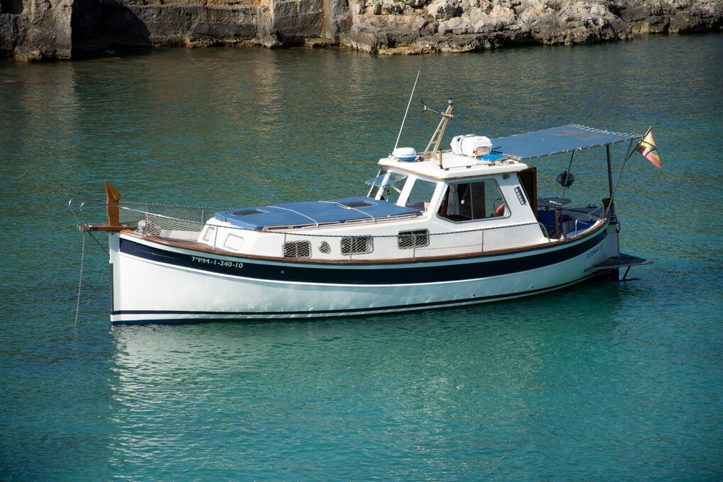 02-pupimar-llaut-private-boat-excursions-menorca