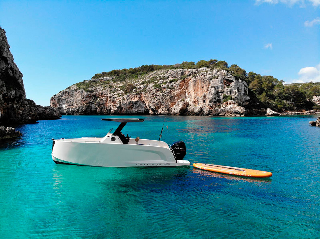 025. Cattleya X6 Barca a Motore 1 06-Cattleya-x6-noleggio-barche-a-motore-minorca-mahon
