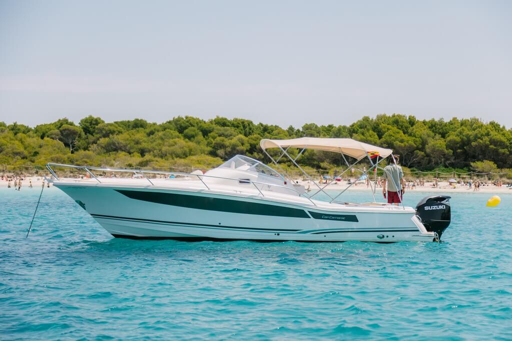 01-cap-camarat-925-400-motor-boat-rental-menorca