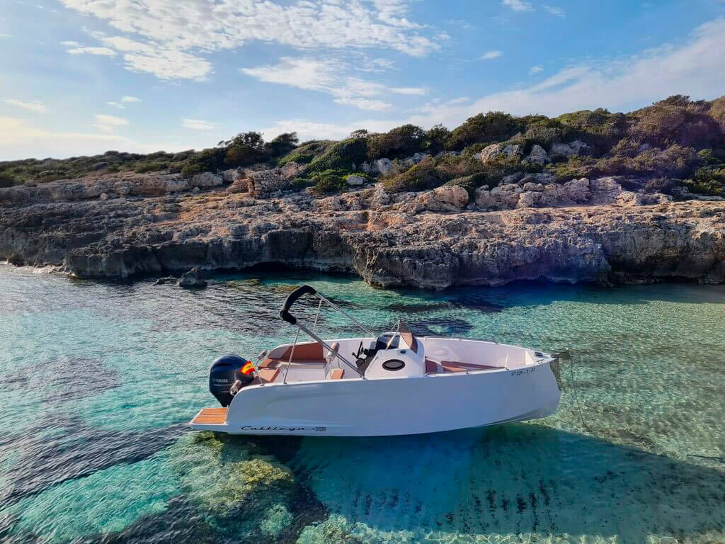 02-cattleya-x6-alquiler-barcos-menorca