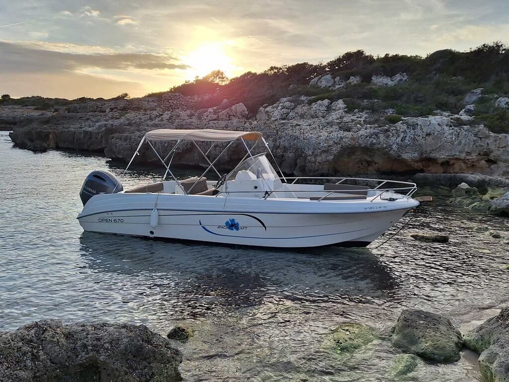 016. Pacific Craft 670-200 Motor Boat 1 02-pc-670-200-motor-boats-for-rent-menorca