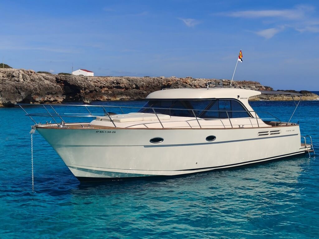 01-theo-yacht-deluxe-escursioni-in-barca-minorca